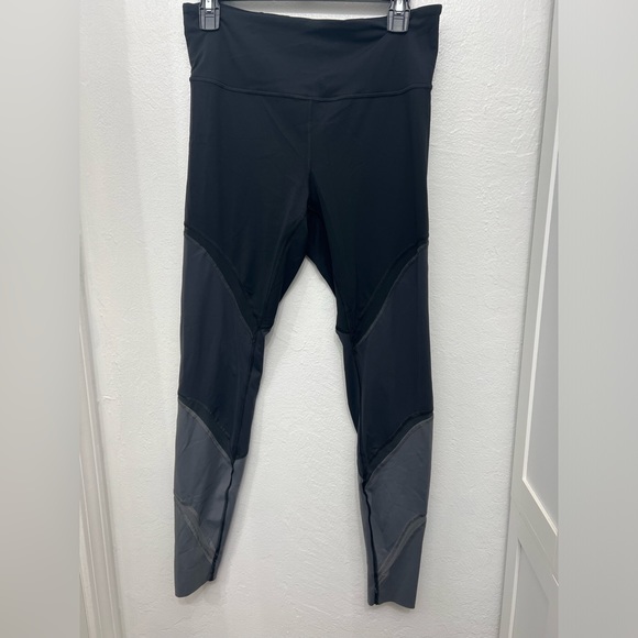 Lululemon mesh color block leggings - Picture 2 of 2
